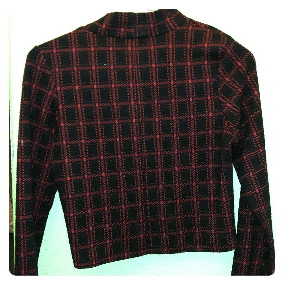 Red and Black Plaid Long Sleeve Crop Top 🖤❤️